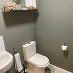 Excellent Location 2 R2