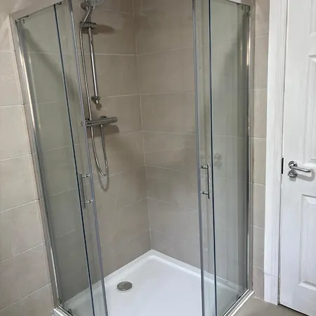 Excellent Location 2 R2 * Dublin