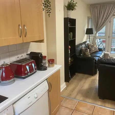 Excellent Location 2 R2 Aparthotel