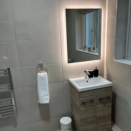 Excellent Location 2 R2 Dublin