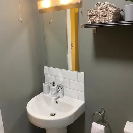 Ξενοδοχείο με διαμερίσματα Excellent Location 2 R2 *
